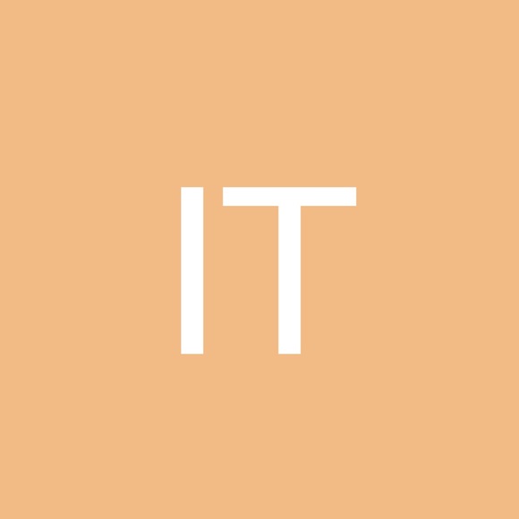 Profile Picture of Iris Terpstra (@irislynnterp) on Poshmark