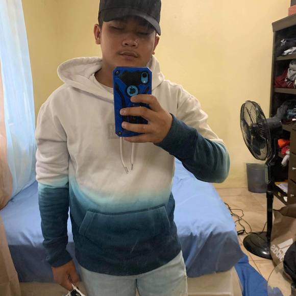 Profile Picture of Charles Dalere (@charlesdalere) on Poshmark