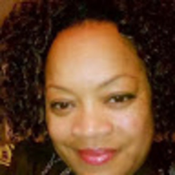 Profile Picture of Sharon Boothe-hardy (@sharonboothe651) on Poshmark