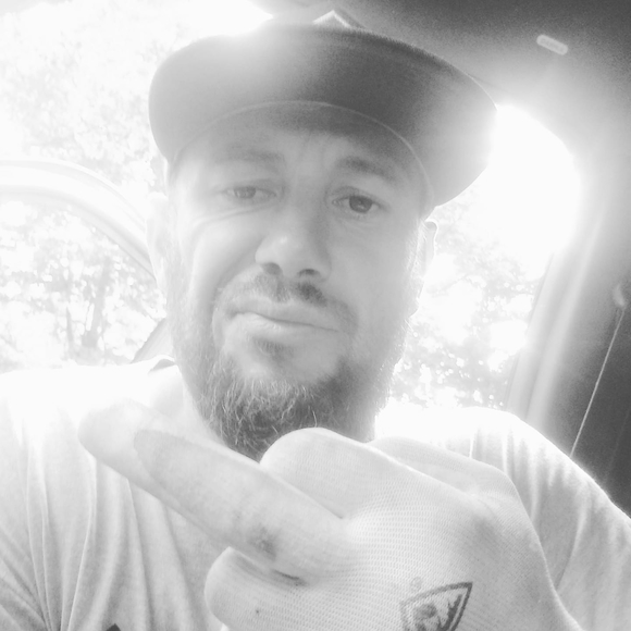 Profile Picture of Kevin Rodrigues (@kevin_rodrigues) on Poshmark