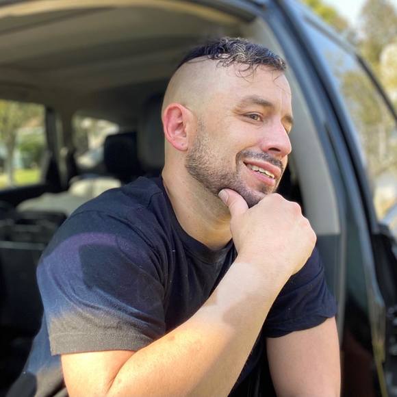 Profile Picture of William Farrow (@shaggysouth) on Poshmark