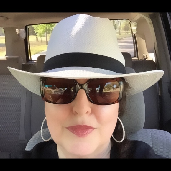 Profile Picture of Loretta Madera (@loreli7) on Poshmark