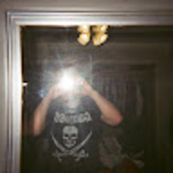 Profile Picture of Nicholas Dorr (@nicholasdorr783) on Poshmark