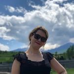 Profile Picture of Azadeh Saadi (@azadehsaadi) on Instagram