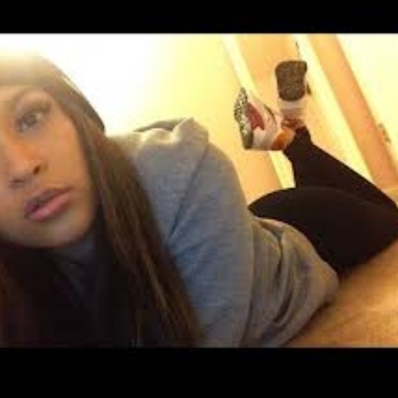 Profile Picture of Jennifer Sermanatti (@jennsermanatti) on Poshmark