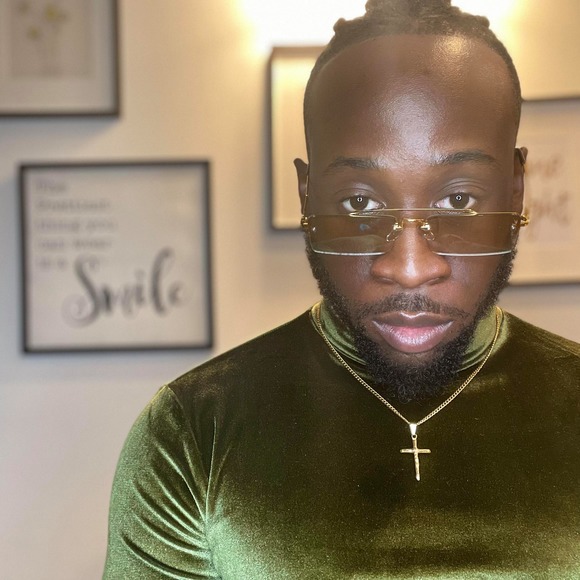 Profile Picture of Gregory Holmes (@gregoryholme215) on Poshmark