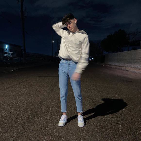 Profile Picture of Andres Monarrez (@andresmonarrez) on Poshmark