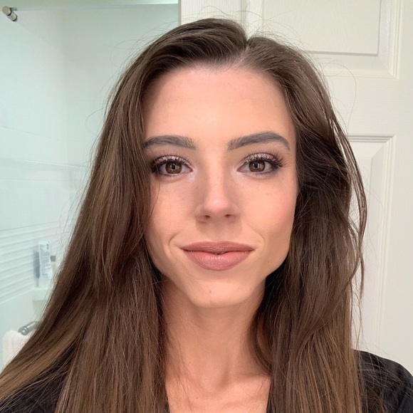 Profile Picture of Hollie Boyd (@hcboyd) on Poshmark