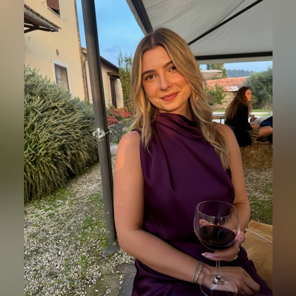 Profile Picture of Natalie Wrobleski (@n_wrobleski) on Poshmark