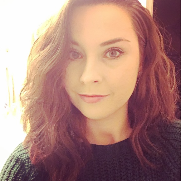 Profile Picture of Michelle Grainger (@tmdetar101) on Poshmark