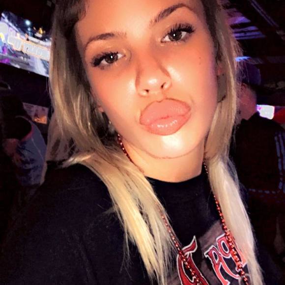 Profile Picture of Bianca Geracci (@bgeracci10) on Poshmark