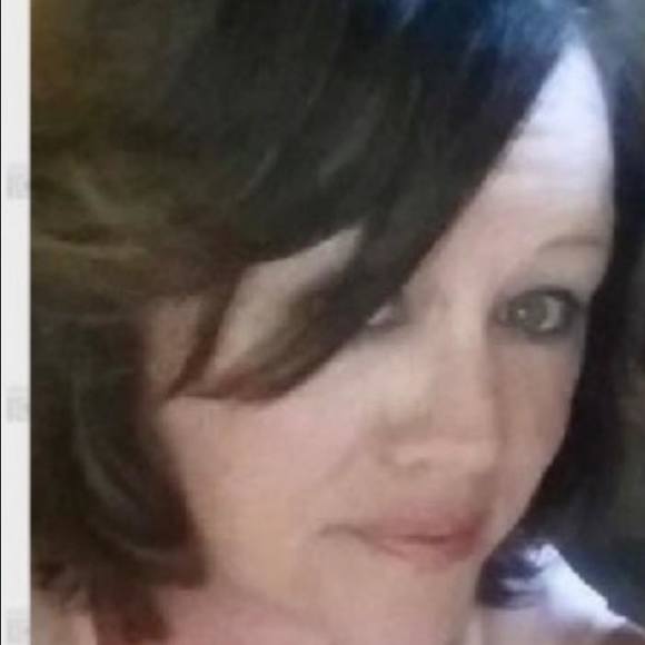 Profile Picture of Terri Odea (@terri1010) on Poshmark