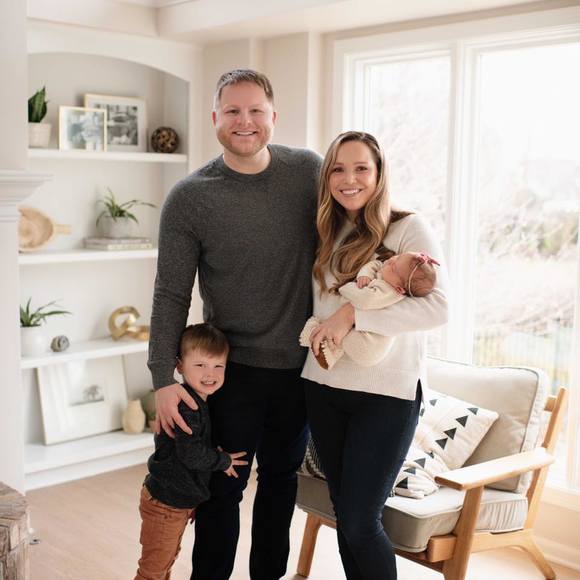 Elisabeth Aikins - Poshmark Profile Picture of Elisabeth Aikins (@eaikins3) on Poshmark