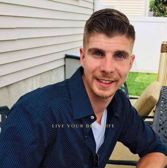 Profile Picture of Bobby Benner (@bobby1988) on Poshmark