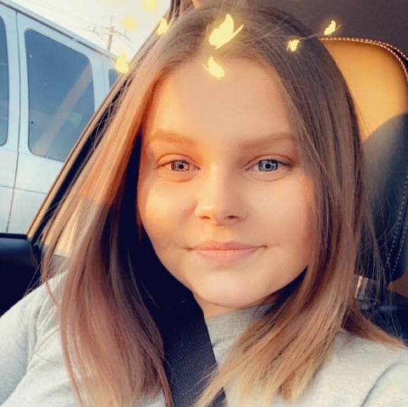 Profile Picture of Amber Barbee (@amberbarbee75) on Poshmark