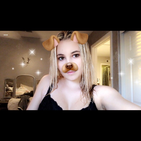 Profile Picture of Kelsey Kritzer (@kelseykritzer) on Poshmark