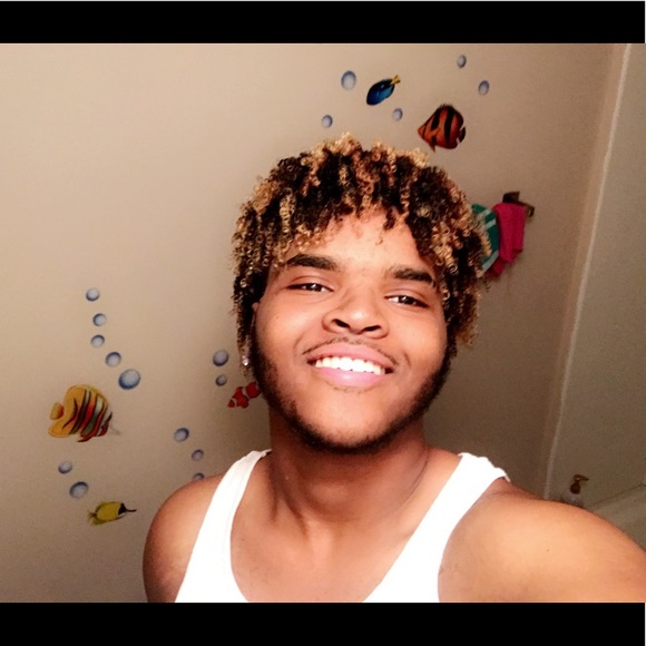 Profile Picture of Jason Leavelle (@jleavelle76) on Poshmark