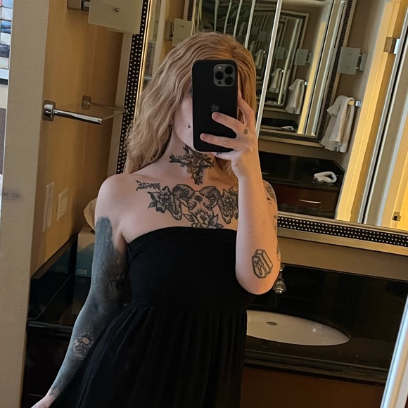 Profile Picture of Ellie Pearn (@elliepearn) on Poshmark