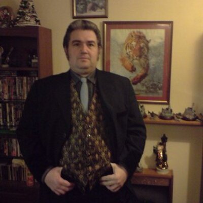 Profile Picture of Robert Hewett (@bobtheted) on Twitter