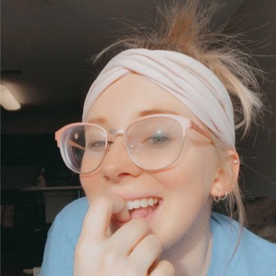 Profile Picture of Collette Edwards (@Collette_Paige) on Twitter