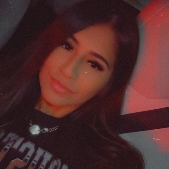 Profile Picture of crysstalge (@crysstalge) on Tiktok
