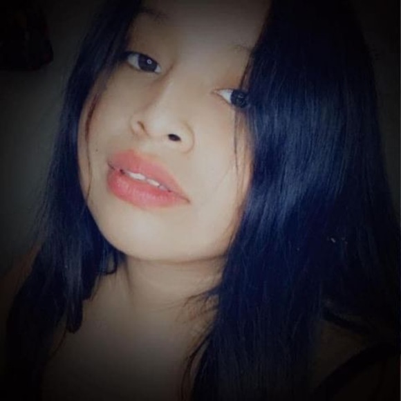 Profile Picture of Lorena Francisco (@treangulo34) on Poshmark