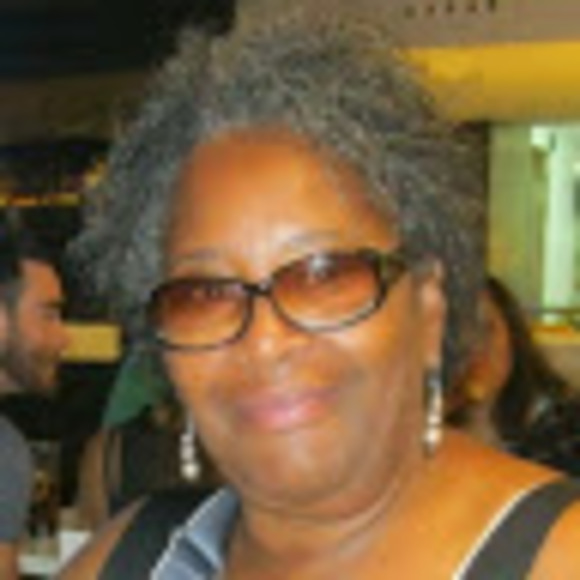 Profile Picture of Roxie Mcclenton (@ramcclenton1) on Poshmark