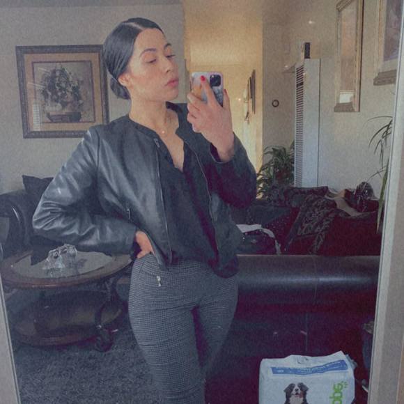 Profile Picture of Gloria Sandoval (@gloriasandov962) on Poshmark