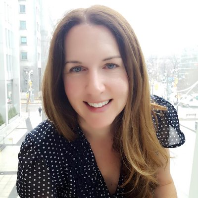 Profile Picture of Jackie Burns (@callmeburnsie) on Twitter