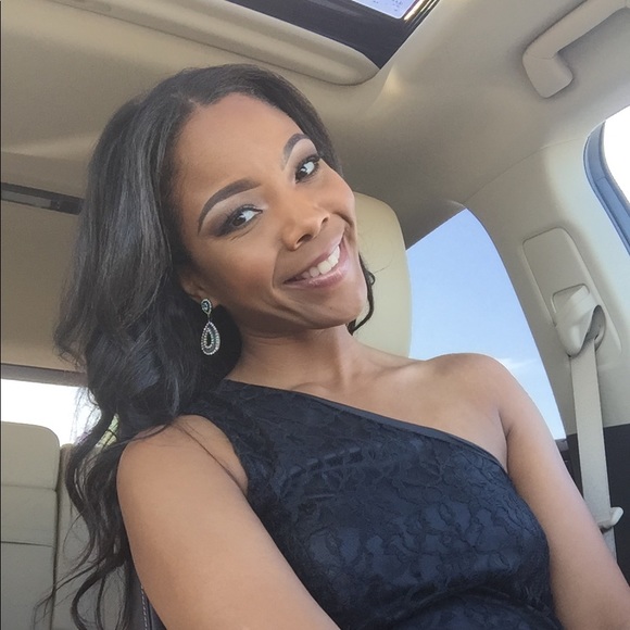 Profile Picture of Crystal Spratt (@crystalspratt) on Poshmark