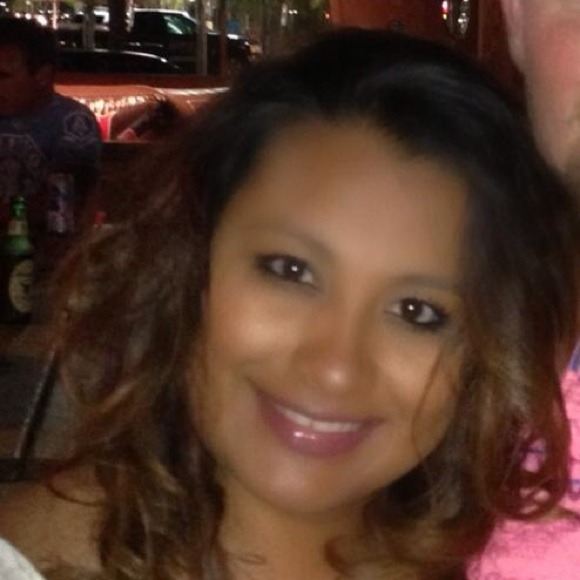 Profile Picture of Myra Hill (@myra_hilln) on Poshmark