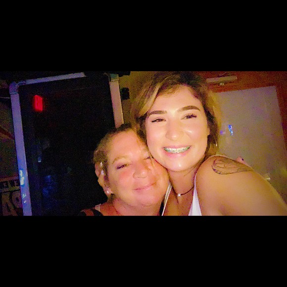 Profile Picture of Gloria Kincade (@its_bubba990) on Poshmark