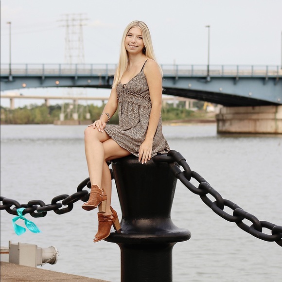 Profile Picture of Brooke Langenderfer (@blangenderfer) on Poshmark