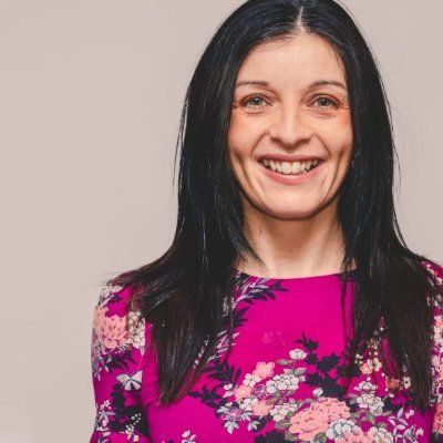 Profile Picture of Lisa Davies Chart PR (@Murphster79) on Twitter