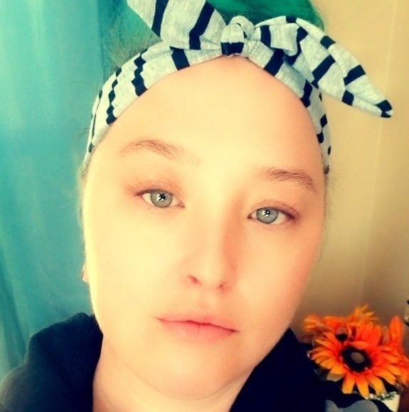 Profile Picture of Tiffany Ghegan (@tiffanyghegan) on Poshmark