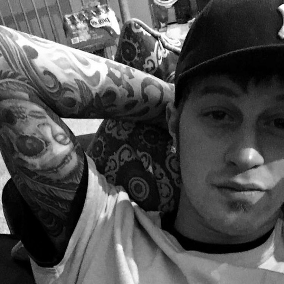 Profile Picture of Sebastian Hansen (@ill_hansen313) on Poshmark