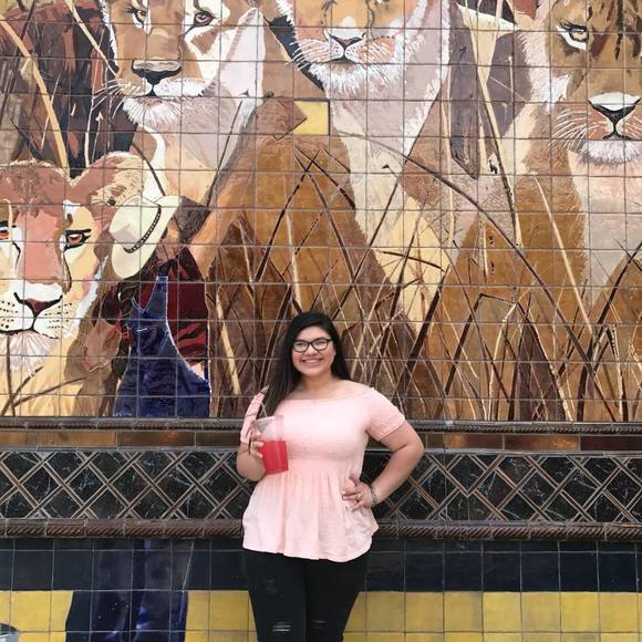 Profile Picture of Miranda Alvarado (@mirandaalva) on Poshmark