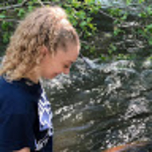 Profile Picture of Kassandra Brouse (@kassandrabrouse) on Poshmark