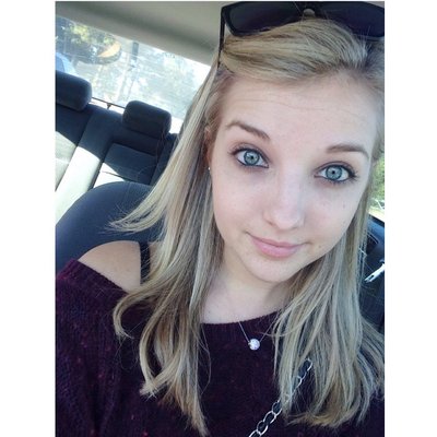 Profile Picture of Caroline Eaton (@carolinebooooo) on Twitter