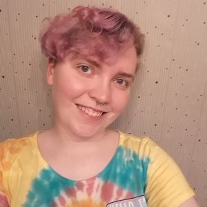 Profile Picture of Miranda Apple (@MirandaApple3) on Twitter