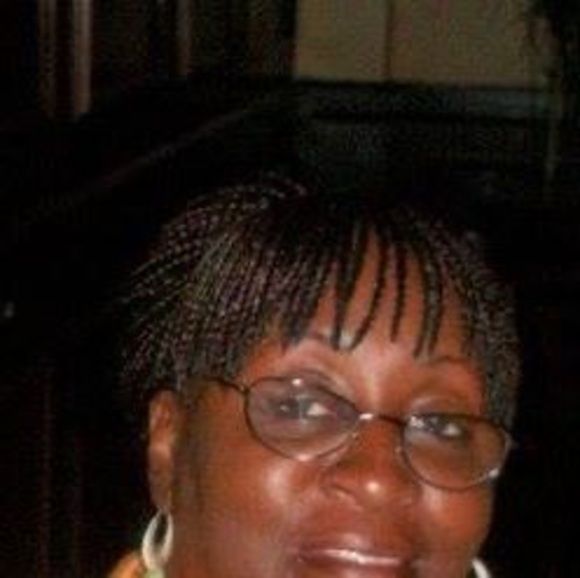 Profile Picture of Deloris Dodier (@dodilink) on Poshmark