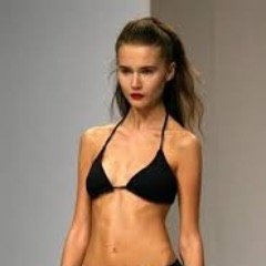 Profile Picture of Jessica Shapiro (@StarvingAngel90) on Twitter