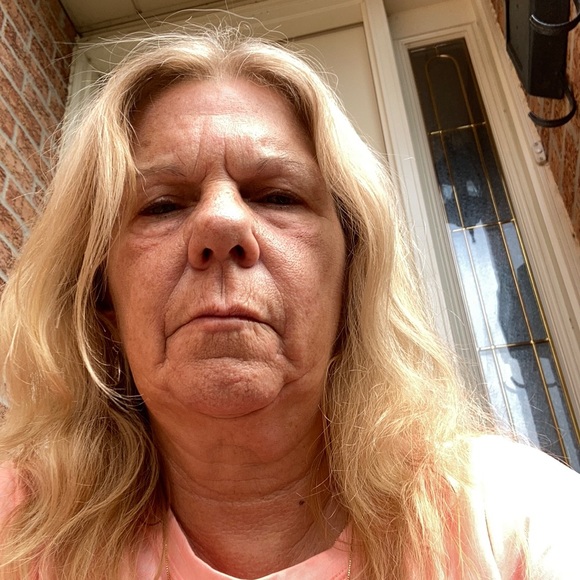 Profile Picture of Christine Stringer (@cstringer5) on Poshmark