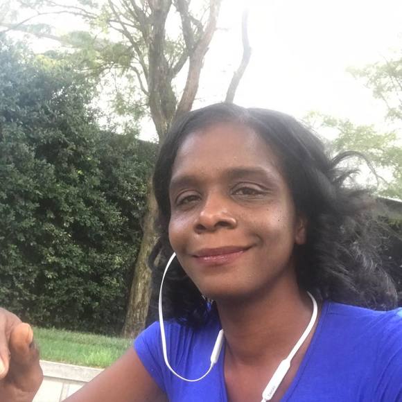 Profile Picture of Kim Armstrong (@karmstrong32) on Poshmark
