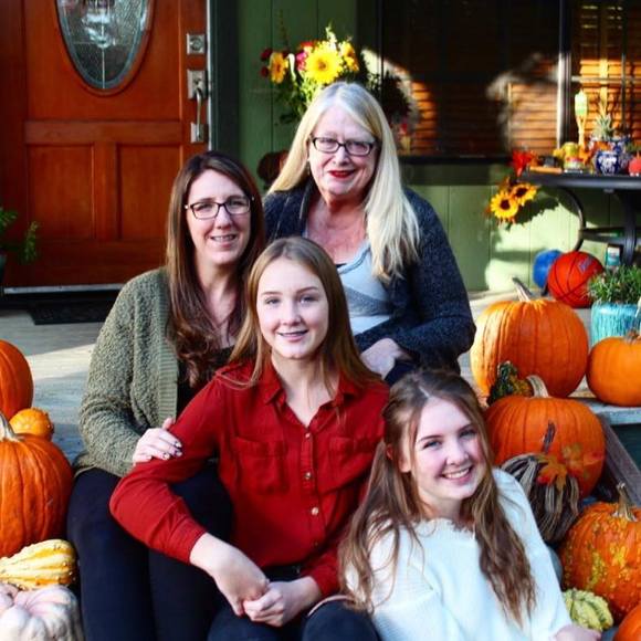 Marcy Sertich - Poshmark Profile Picture of Marcy Sertich (@msertich08) on Poshmark