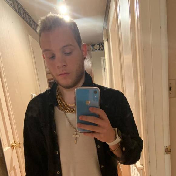 Profile Picture of Matthew Zimmerman (@matthew081700) on Poshmark