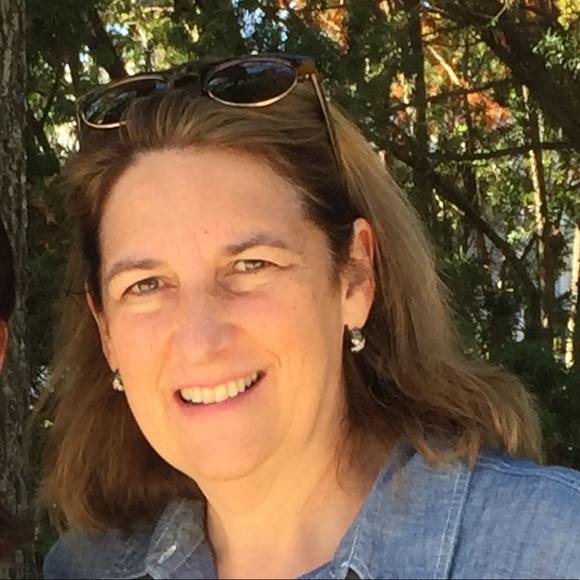 Profile Picture of Janet Martens (@janetmartens) on Poshmark