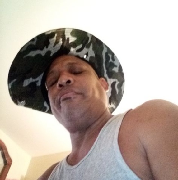 Profile Picture of Ivan Maxwell (@glennmaxwell642) on Poshmark