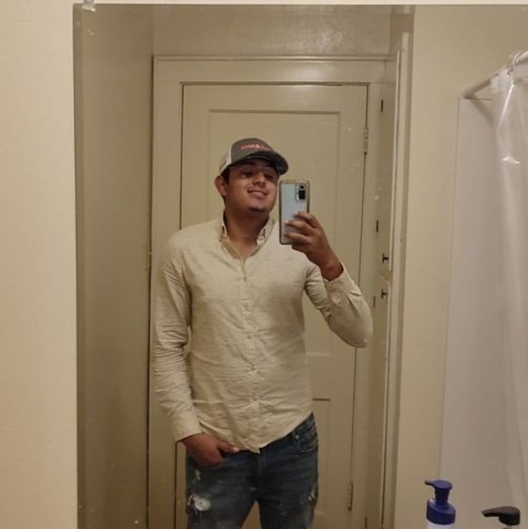 Profile Picture of Alejandro Mascorro (@alejandromas892) on Poshmark