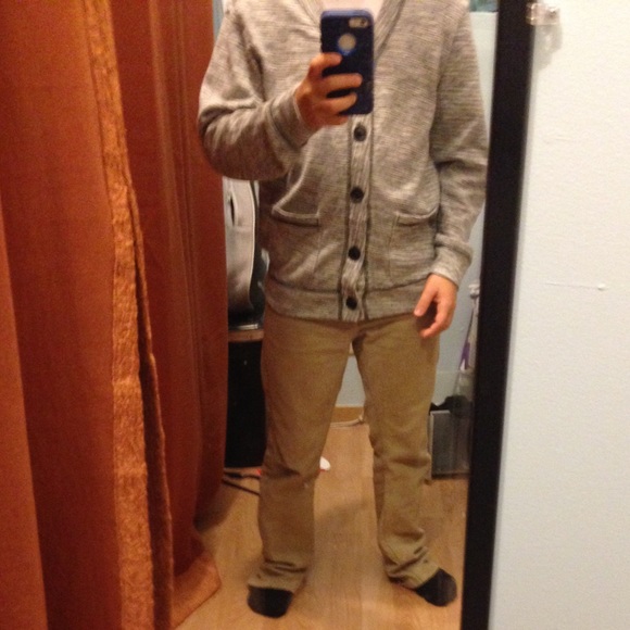Profile Picture of Daniel Vong (@zake56) on Poshmark